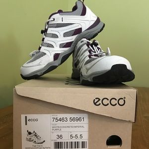 Ecco hiking shoes size 5-5.5